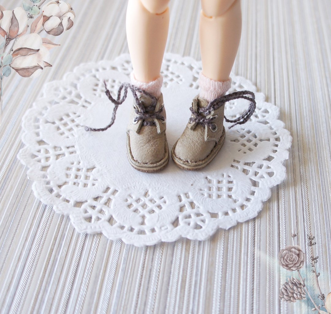 Beige Boots for Blythe dolls, Leather Doll footwear, Blythe accessories - 玩偶/公仔 - 真皮 卡其色