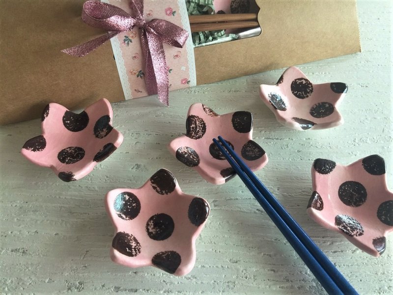 点点派大星酱碟/笔搁_陶器筷架 - 筷子/筷架 - 陶 粉红色