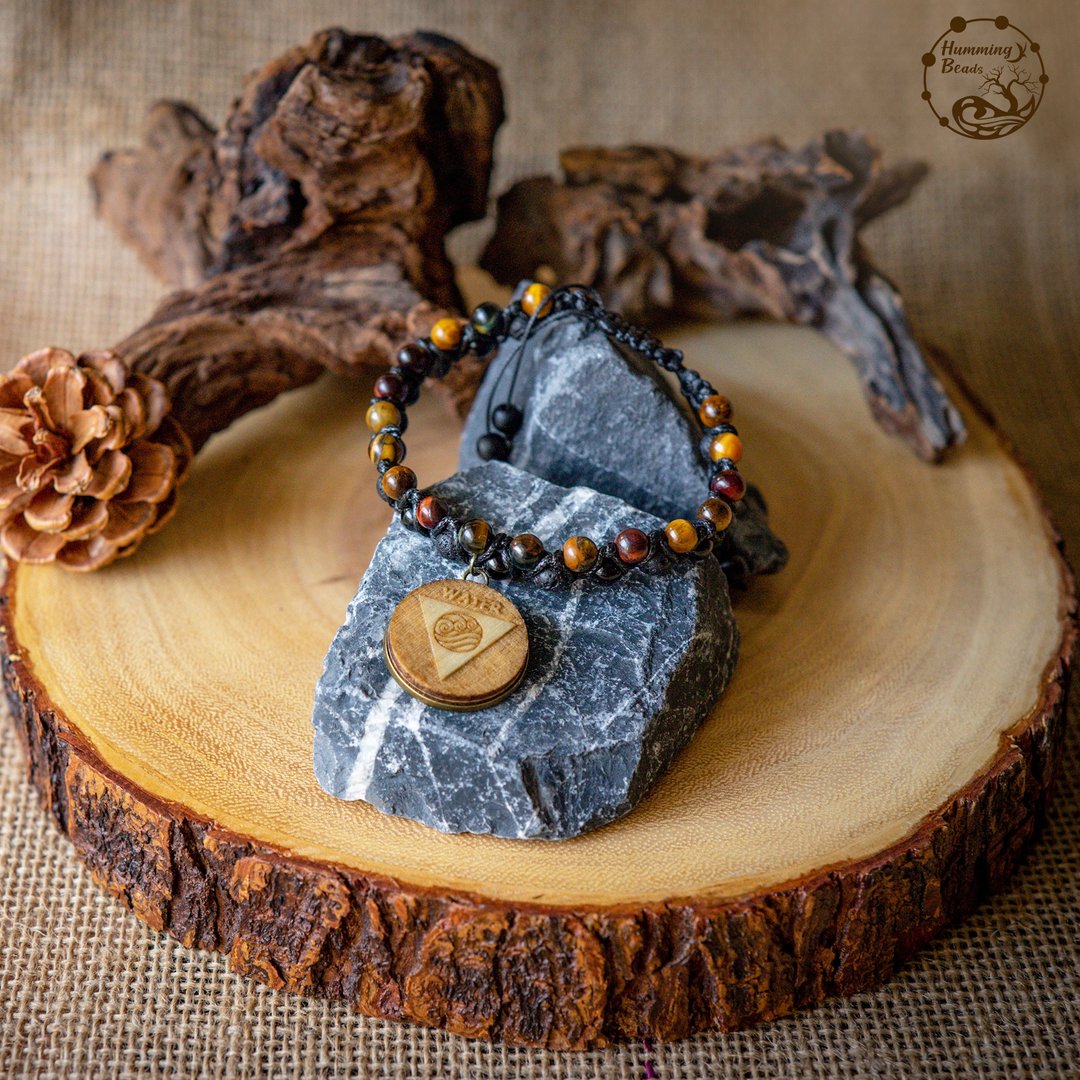 Handmade macrame bracelet with natural stone, The fierceness and Protection - 手链/手环 - 其他材质 黑色