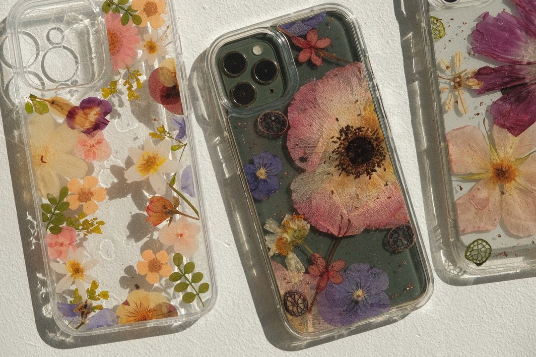 出国前现货特惠 / iPhone15 押花手机壳 压花 手作 滴胶 保护壳 - 手机壳/手机套 - 植物．花 紫色