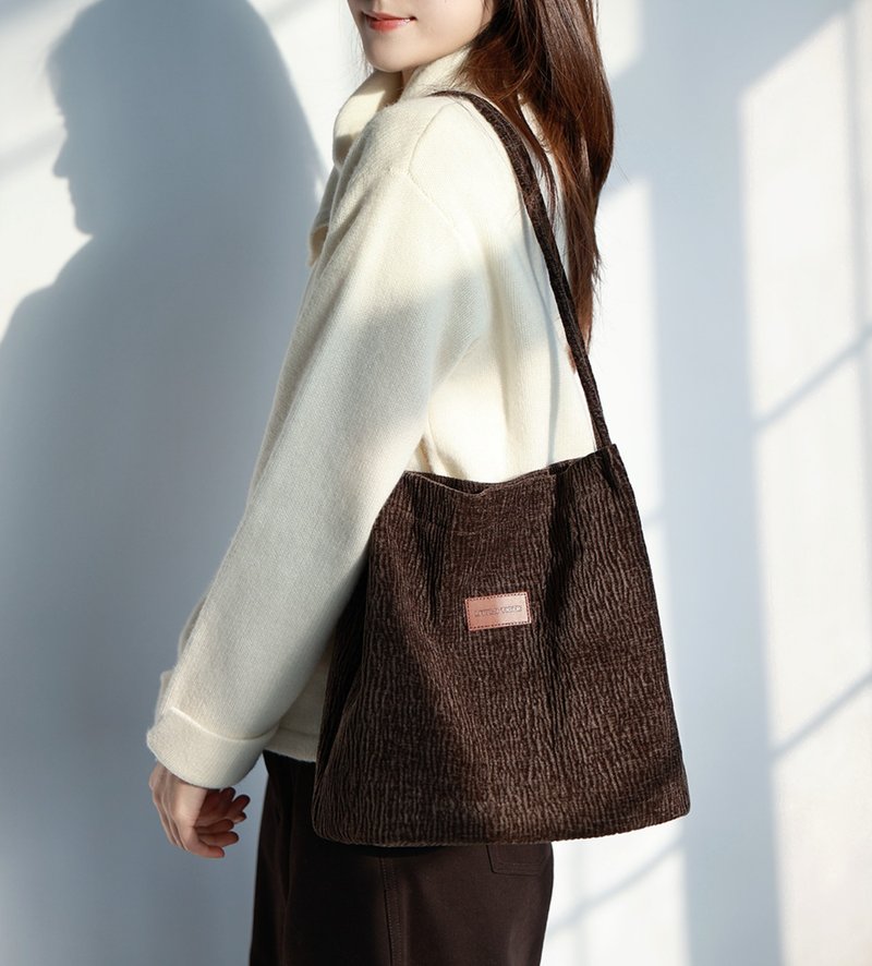 【雾漫】森系复古文青/复古褶皱感/水桶单肩包 - 侧背包/斜挎包 - 棉．麻 多色