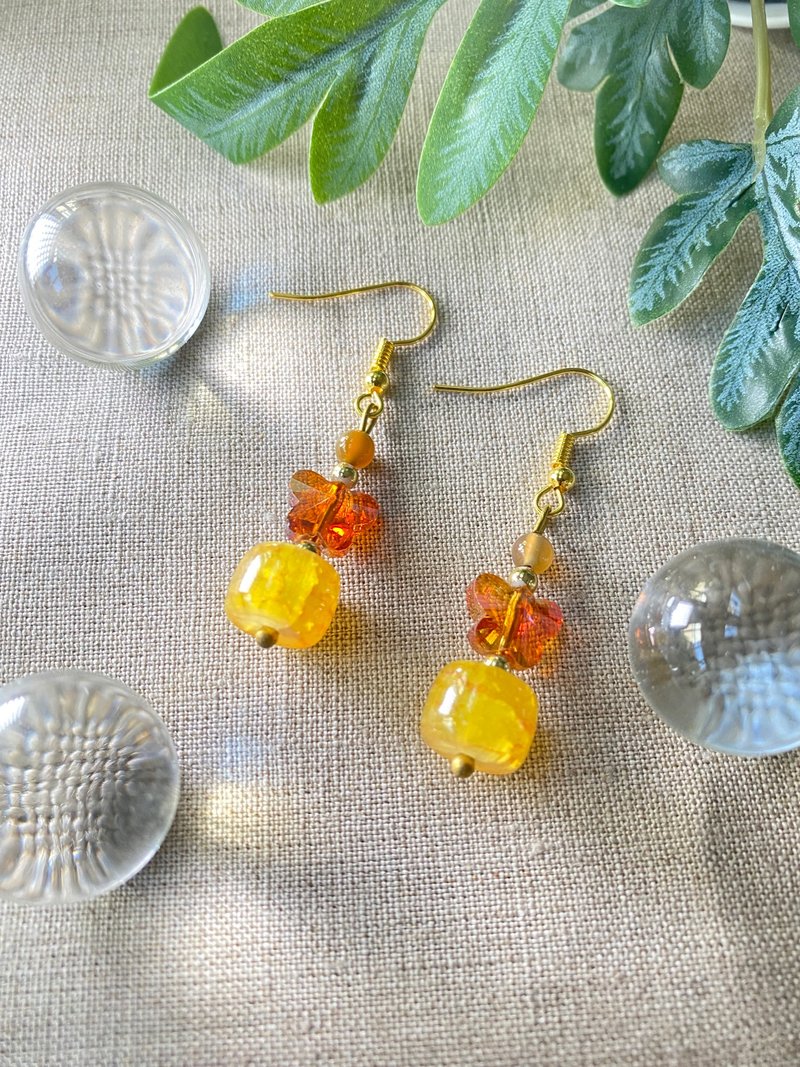 手工串珠耳环 - 耳环/耳夹 - 塑料 黄色