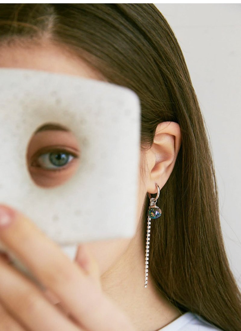 Drop Cubic Snowbal Earrings - 耳环/耳夹 - 玻璃 