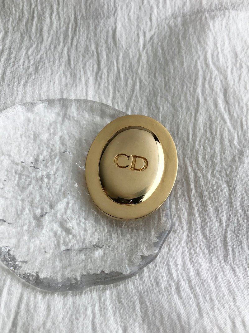 【日本直送，名牌二手包装】Christian Dior 克里斯汀·迪奥胸针金CD 椭圆形 复古 老ccf47n - 胸针 - 其他材质 金色