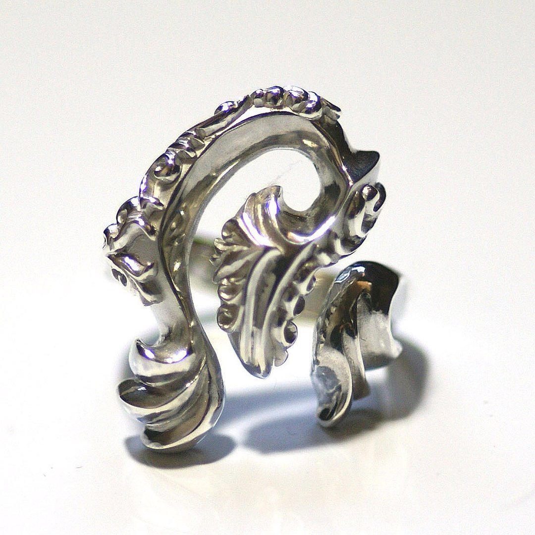 Powerful men's design Fish hook motif ring made of Silver Free shipping Gift wrapping available - 戒指 - 其他金属 银色