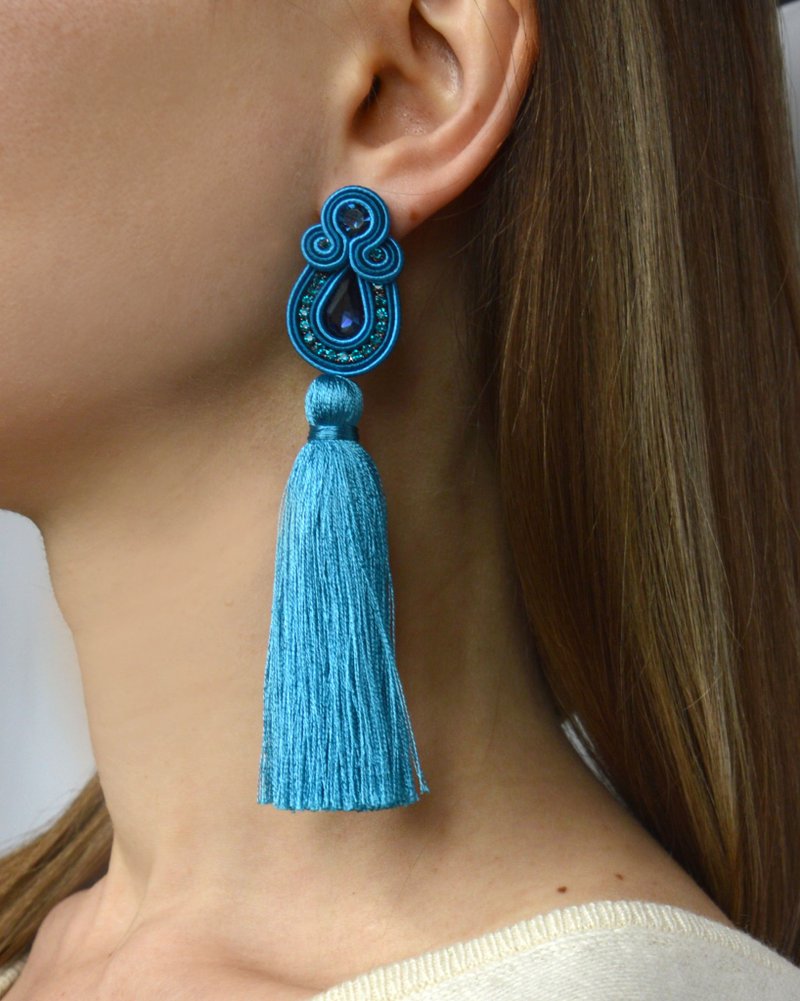 Earrings Long tassel earrings in ocean blue colorChristmas Gift Wrapping - 耳环/耳夹 - 其他材质 蓝色