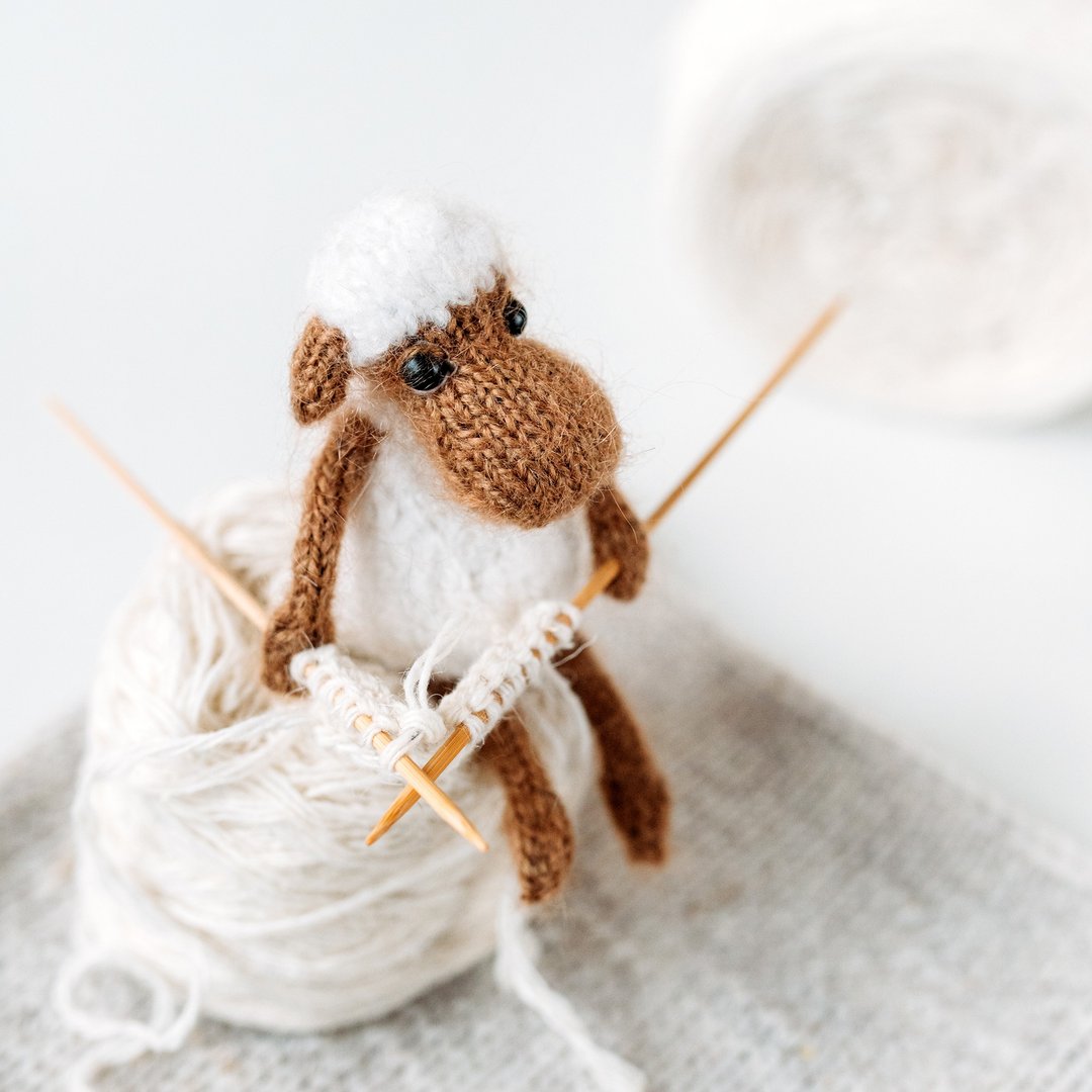小羊羔针织图案。 Amigurumi 羊一步一步教程。 DIY - 手工艺教程/工具书 - 其他材质 
