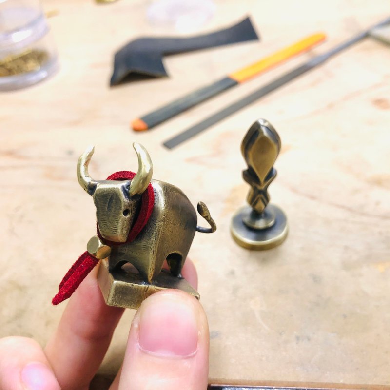 憨憨牛 |手工封蜡章/铜印/纸镇 | 封蜡礼盒 Wax Seal | - 印章/印台 - 铜/黄铜 