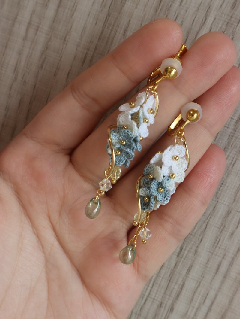 岸上的枝垂樱 微钩耳环 - 耳环/耳夹 - 棉．麻 蓝色