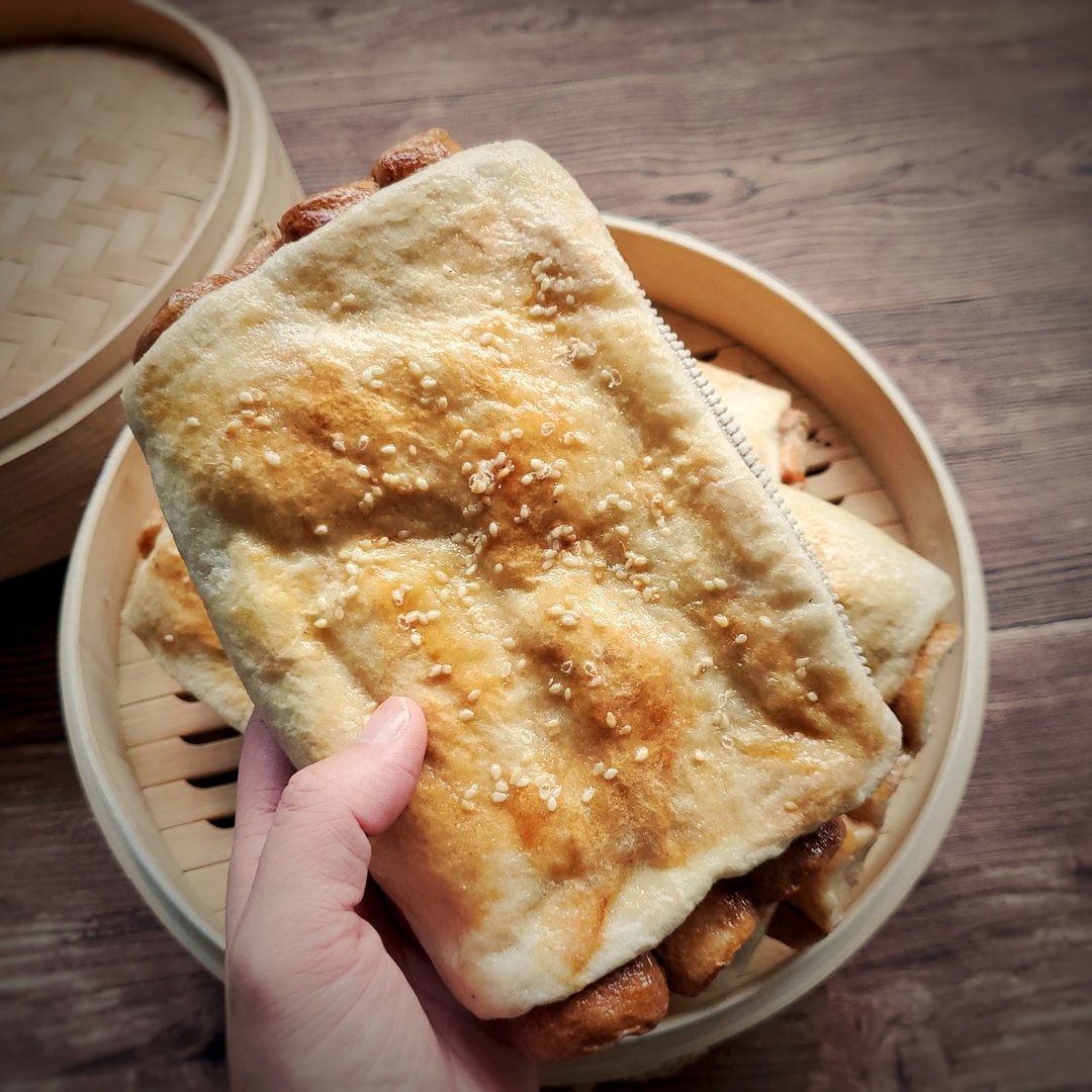 拟真羊毛毡烧饼油条-中斜背包 - 侧背包/斜挎包 - 羊毛 咖啡色