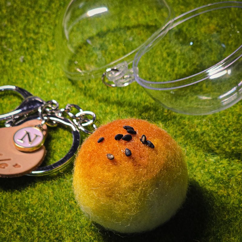 羊毛毡 蛋黄酥钥匙圈(单颗含压克力球) - 钥匙链/钥匙包 - 羊毛 黄色