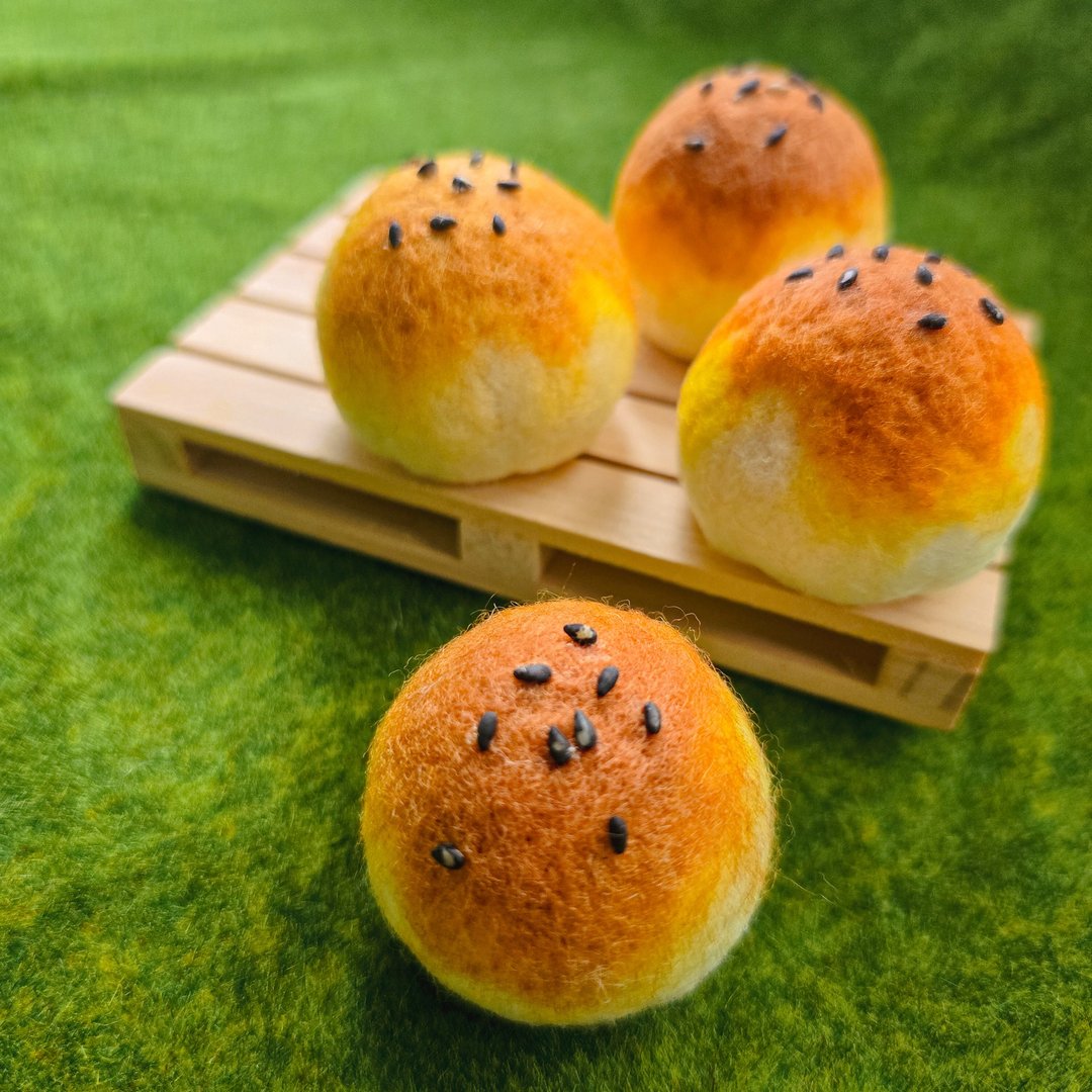 蛋黄酥钥匙圈 -100% 手工制作羊毛毡 - 钥匙链/钥匙包 - 羊毛 黄色