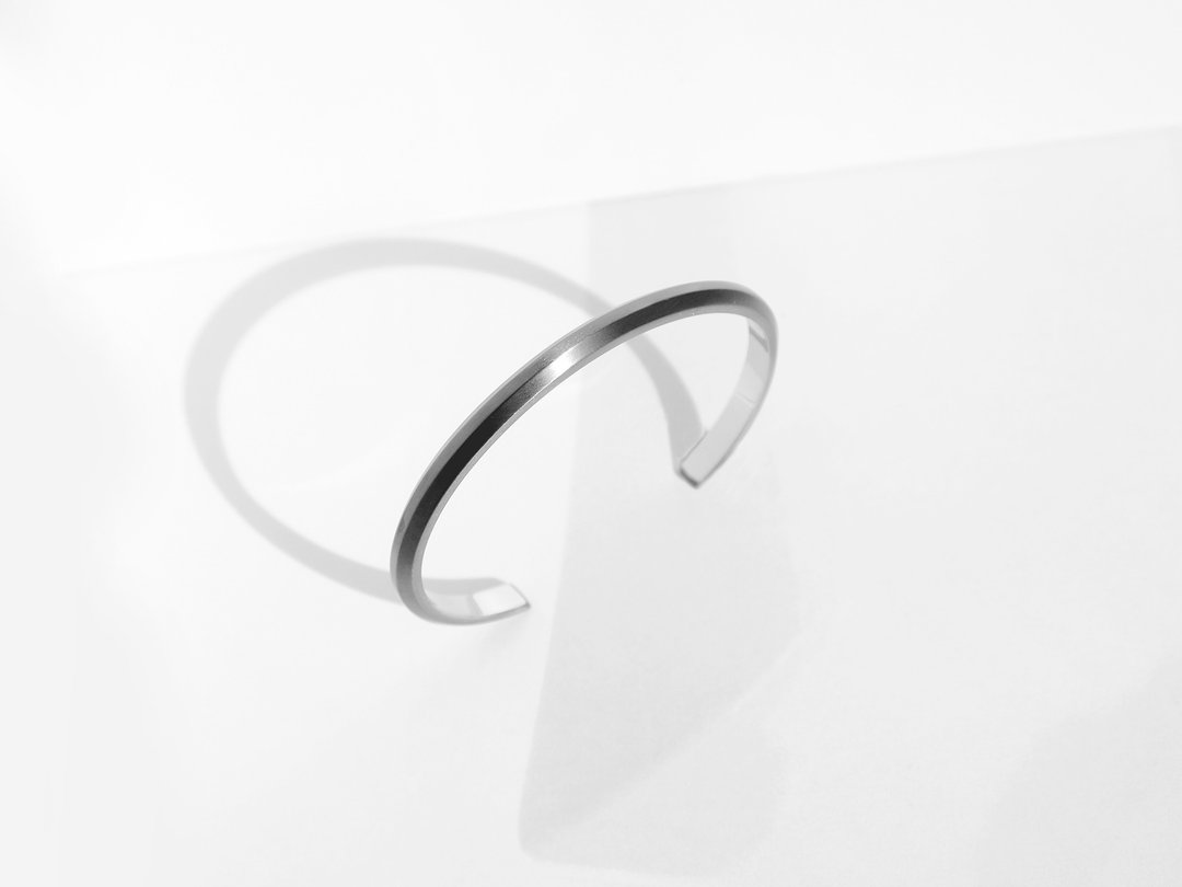 Bevel 磨砂钛钢手镯 | 灰色 | 定制礼物 - 手链/手环 - 不锈钢 灰色