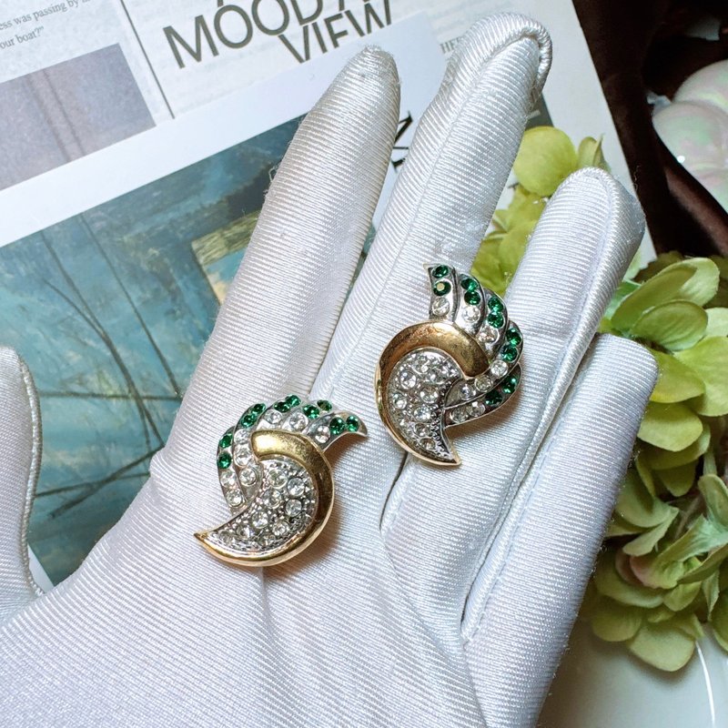 【西洋古董饰品】欧洲璀璨皇室莱绽放闪耀 华丽绿钻 耳环耳针 - 耳环/耳夹 - 贵金属 绿色