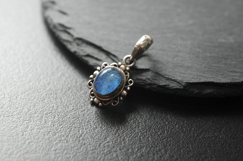 复古典雅 蓝色拉长石纯银坠子 开运/招财/防小人 - 项链 - 半宝石 
