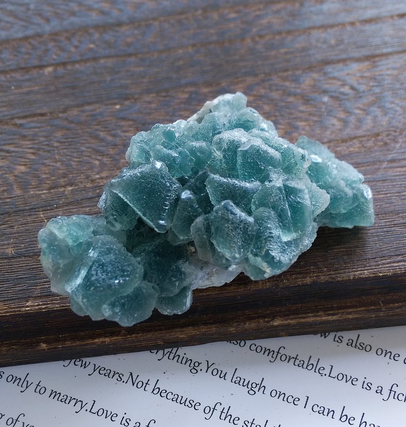 Fluorite 内蒙产地 蓝萤石 水晶共生 天然矿石 原矿 - 摆饰 - 其他材质 