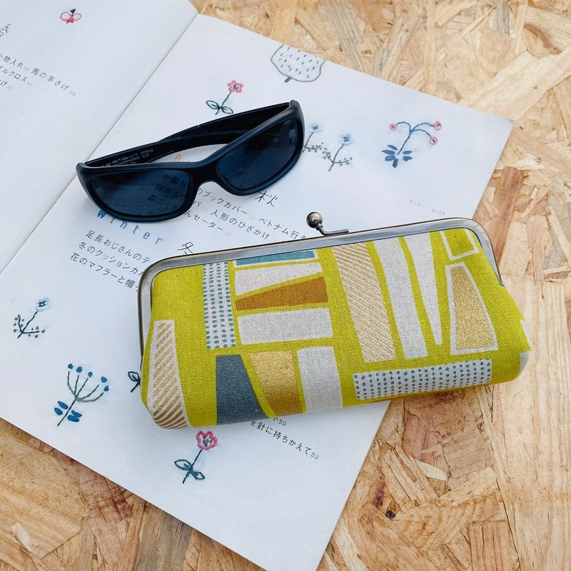 口金包/眼镜包/笔袋/化妆包/礼物/台湾制造【秋天森林】 - 零钱包 - 棉．麻 