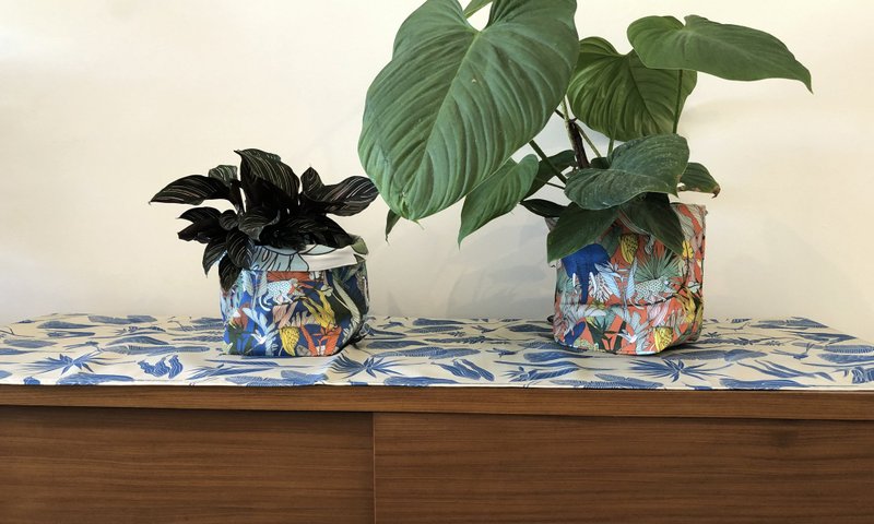 台湾独家订制款aLoveSupreme南非文青长桌巾蓝色米白底非洲植物园 - 餐垫/桌巾 - 棉．麻 