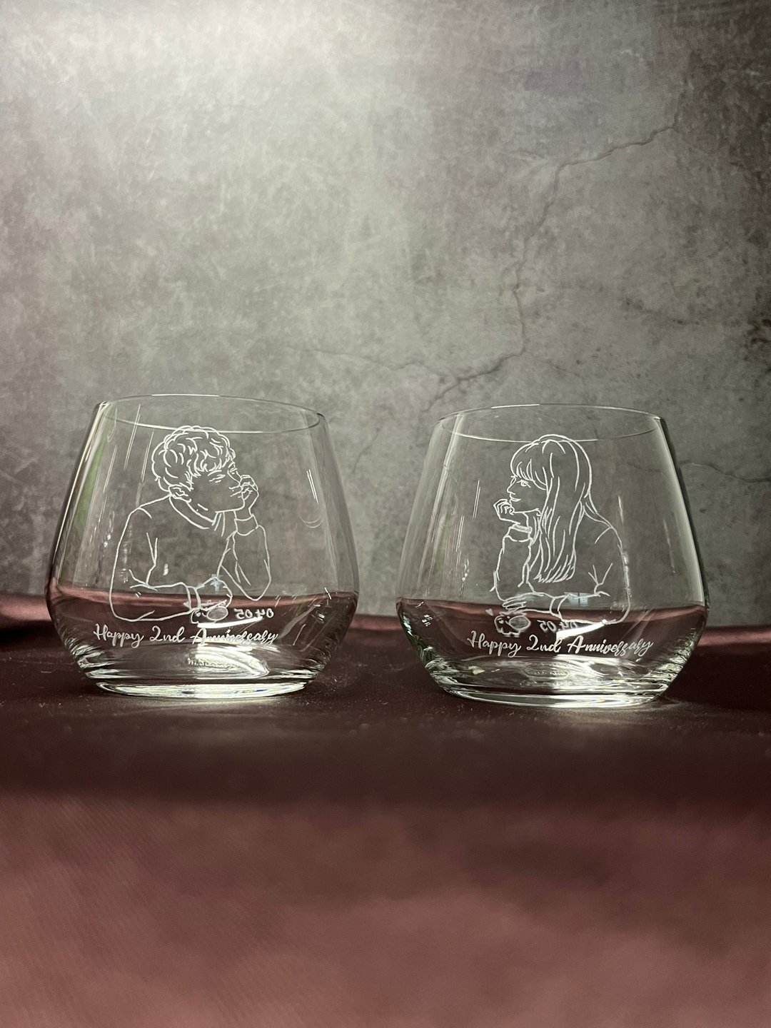 【定制化礼物】情侣 一人刻画一杯 雕刻玻璃杯 似颜绘 宠物插画 - 订制画像 - 玻璃 透明