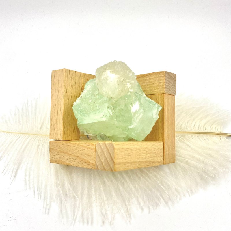 蜜瓜绿鱼眼石 | 水晶 | 水晶摆件 | 鱼眼石 - 摆饰 - 水晶 绿色