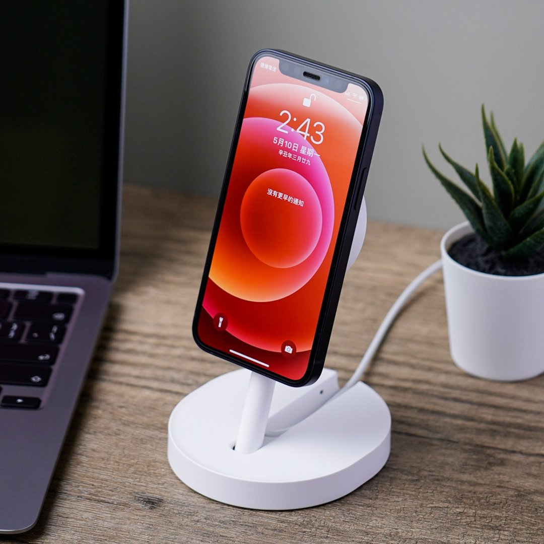 iPhone MagSafe 站立式折叠手机充电底座 - 手机充电及周边 - 其他材质 多色