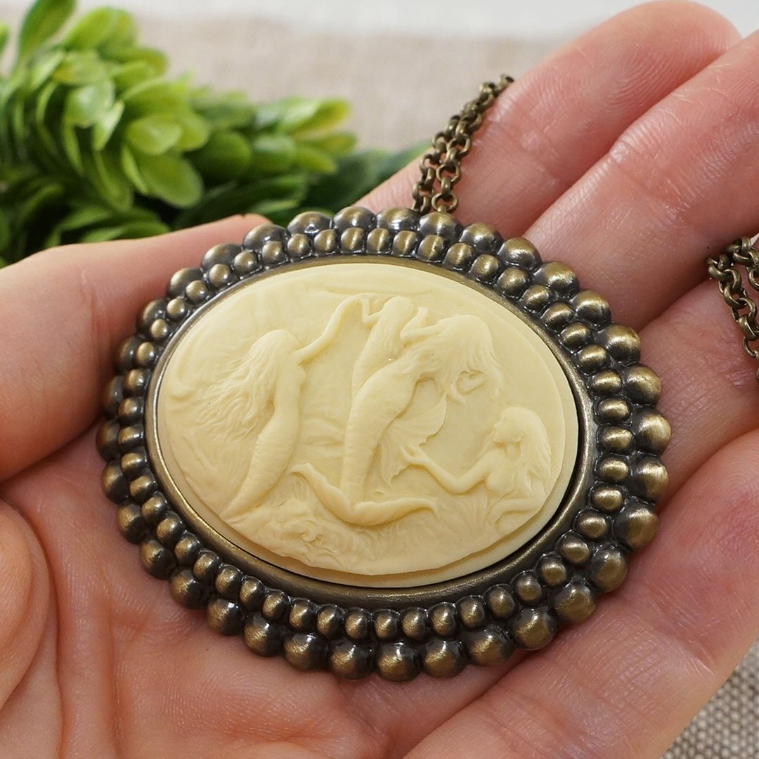 Ivory Mermaid Cameo Pin Brooch and Pendant Necklace 2 in 1 Woman Jewelry Gift - 胸针 - 其他材质 白色
