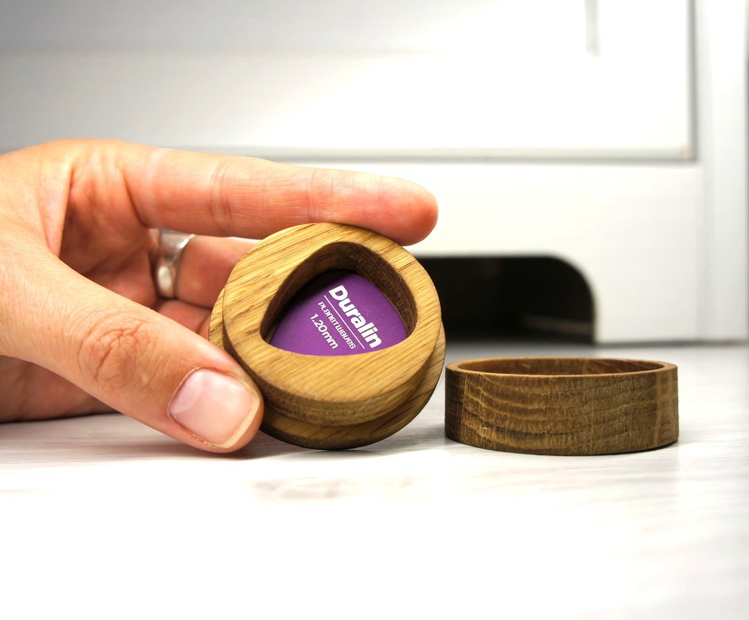 Round Guitar Pick Box, Oak Wood Pick Holder, Guitar Pick Case for Guitar Player - 吉他配件 - 木头 咖啡色