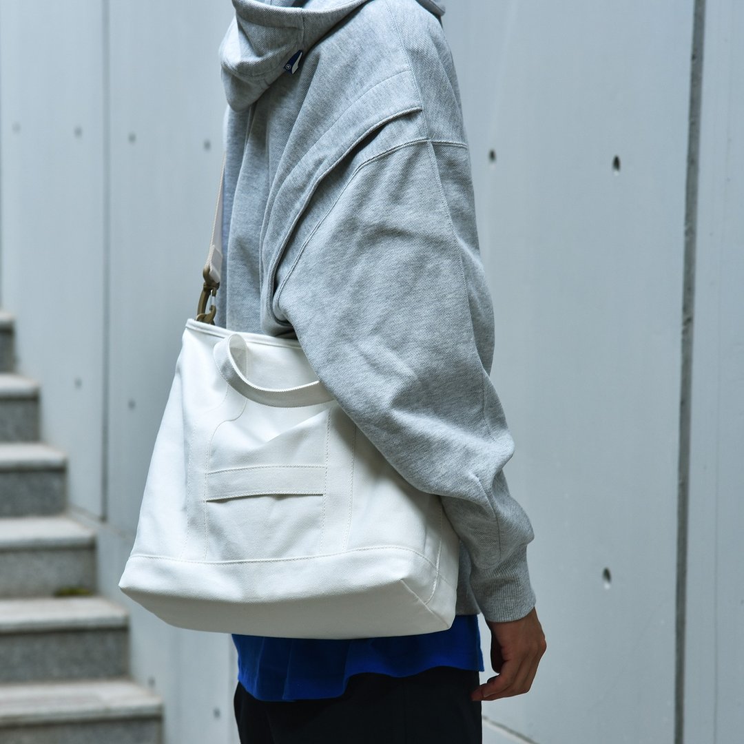 A Canvas Bag 斜挎背单肩手提学生男女通勤多隔层帆布托特包 白色 - 手提包/手提袋 - 棉 