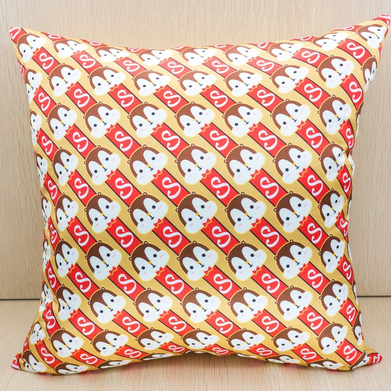 Squly 靠垫/咕臣/软垫/抱枕 (S logo pattern) - 枕头/抱枕 - 聚酯纤维 金色