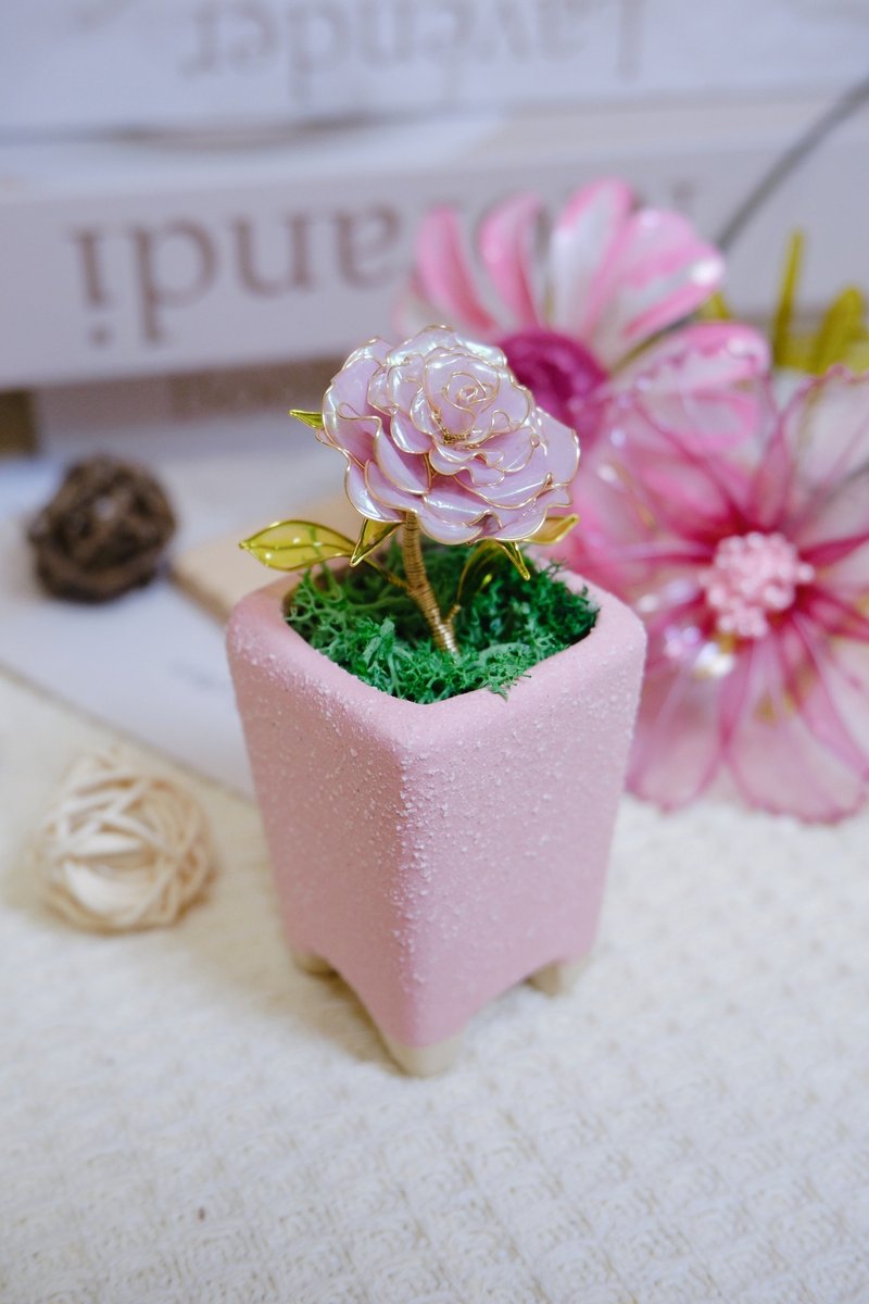 【温柔•香槟玫瑰】疗愈小植/水晶花装饰品/桌上疗愈小物/交换礼 - 摆饰 - 树脂 粉红色