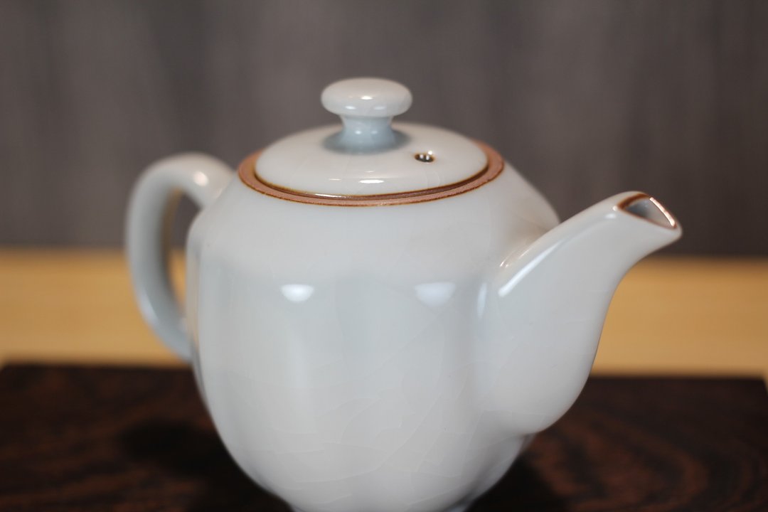 【沐春生活】150ml 白官窑 幸运 茶壶 莺歌名家叶敏祥制 - 茶具/茶杯 - 瓷 