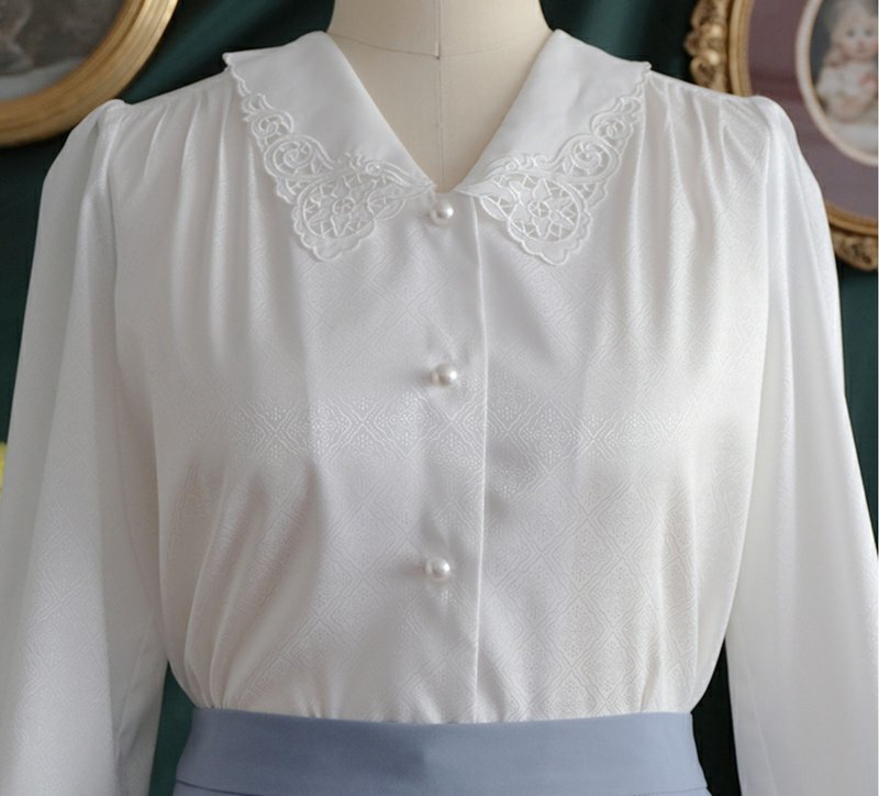 【手工制作】法式复古 刺绣领提花80年代风昭和长袖衬衫 - 女装衬衫 - 聚酯纤维 白色