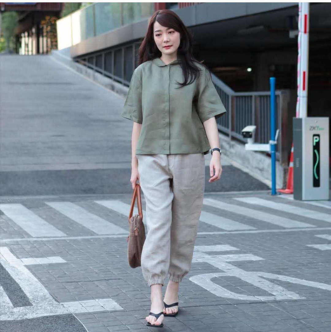 抹茶绿莲花瓣领短袖亚麻衬衫 Allyblouse - 女装衬衫 - 棉 绿色