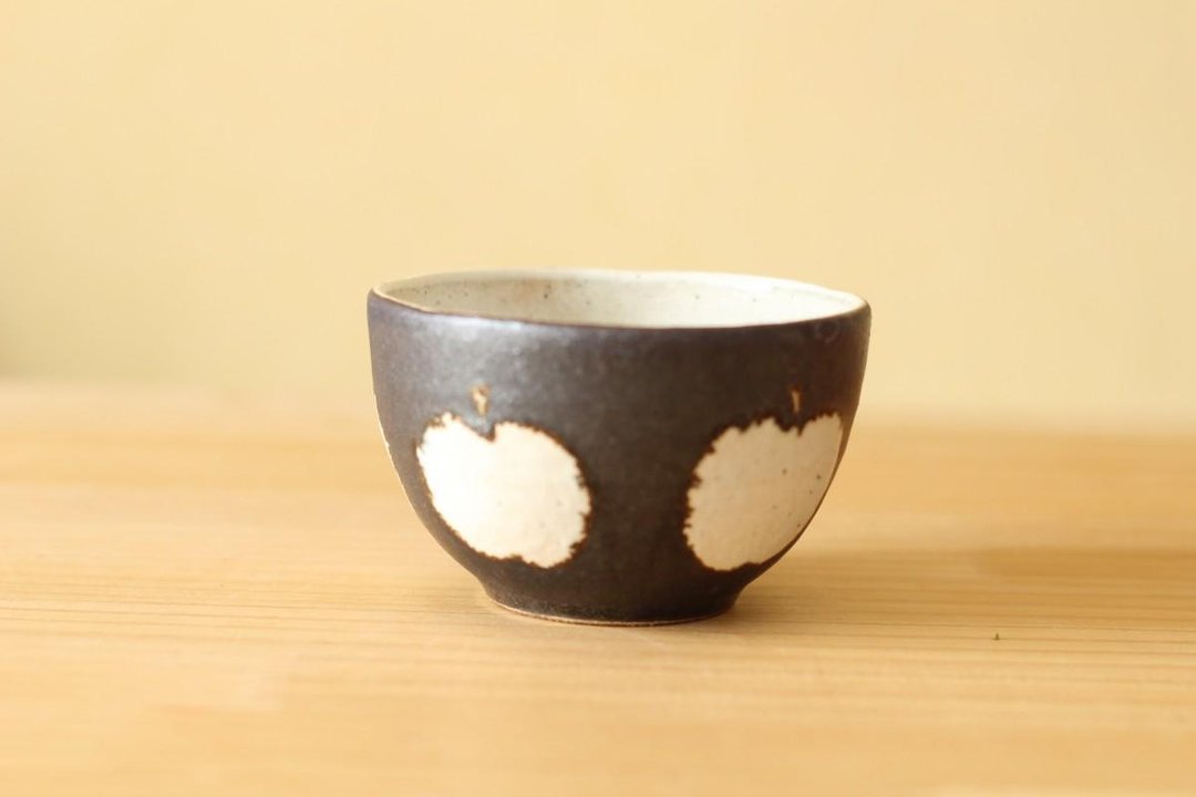 A cup of black apple. - 咖啡杯/马克杯 - 陶 