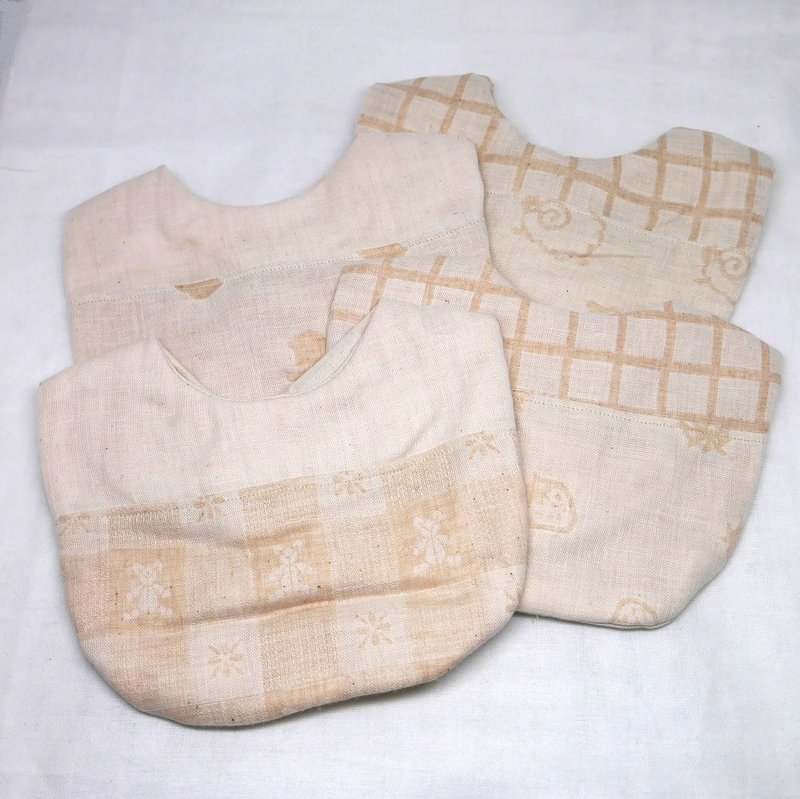 Organic cotton Goody bag   // 4 bibs in 1 unit - 围嘴/口水巾 - 棉．麻 白色