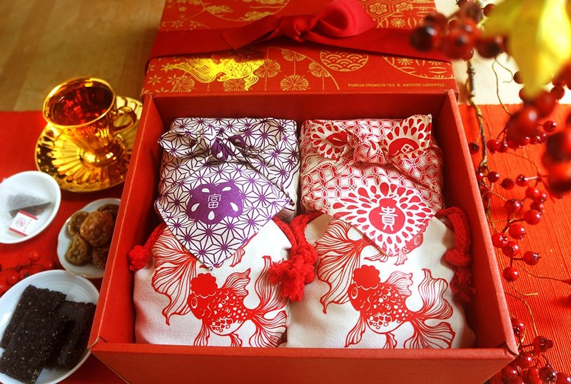 新年送礼【富贵】5款好茶+2款茶食礼盒(紫苏梅+微熏凤梨 - 茶 - 棉．麻 红色