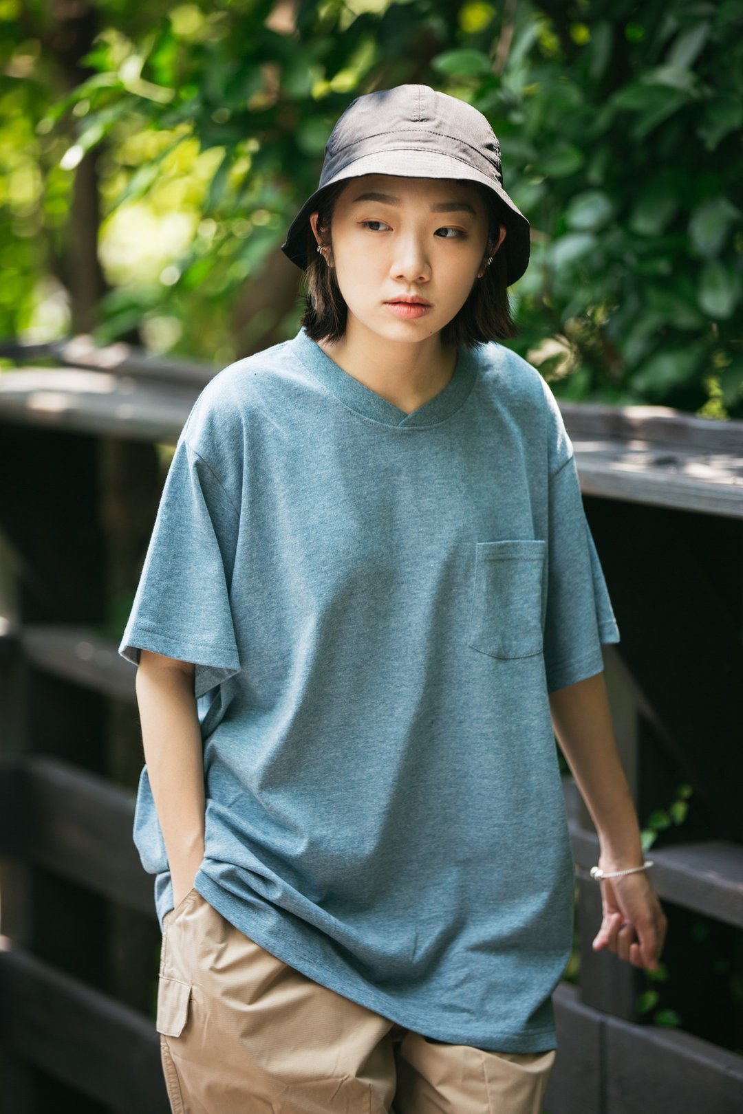 COMBO LAB 交叉领口麻灰 Pocket Tee (麻灰蓝) - 男装上衣/T 恤 - 棉．麻 