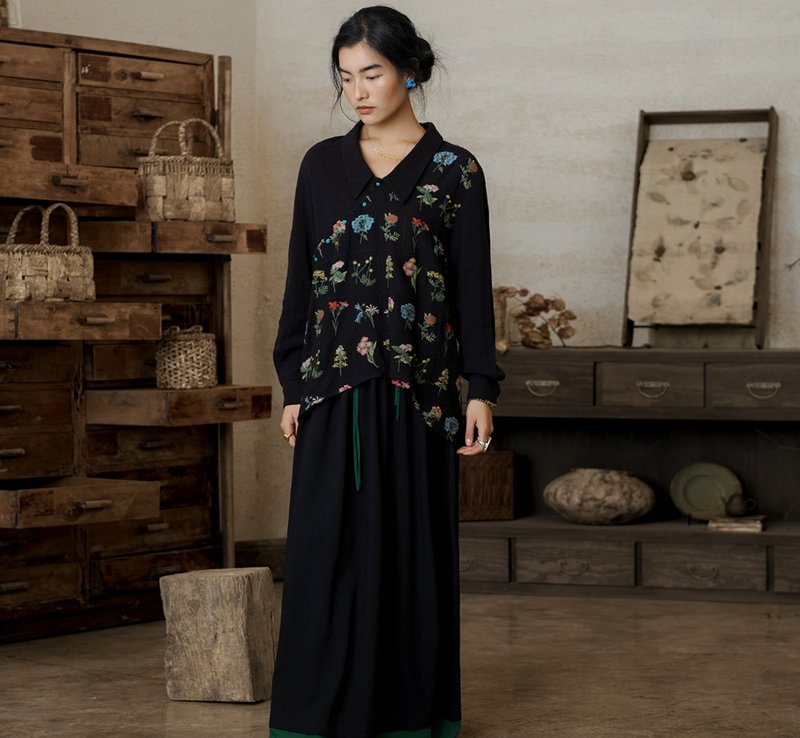 【花楹自然礼赞】新中式复古藏风 花朵刺绣上衣 - 女装上衣 - 其他材质 黑色