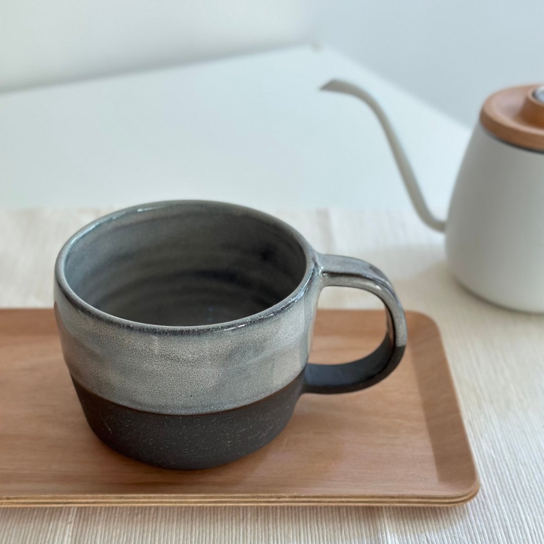 陶制马克杯/ 咖啡杯 - 信乐黑土配灰色釉 - 其他杯子 - 陶 