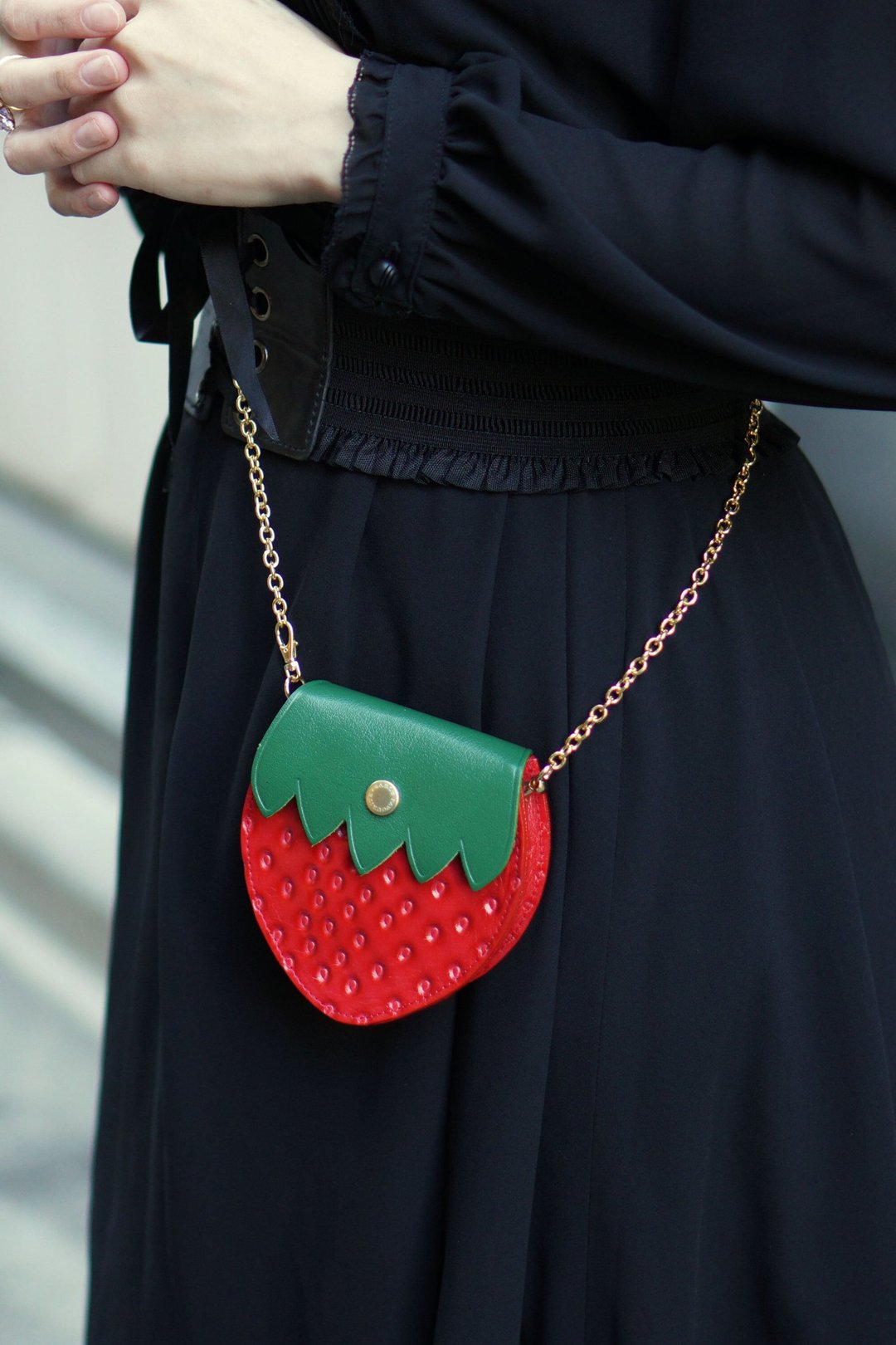 Strawberry Mini Pochette Credit Card Made of Cowhide For Children - 侧背包/斜挎包 - 真皮 红色