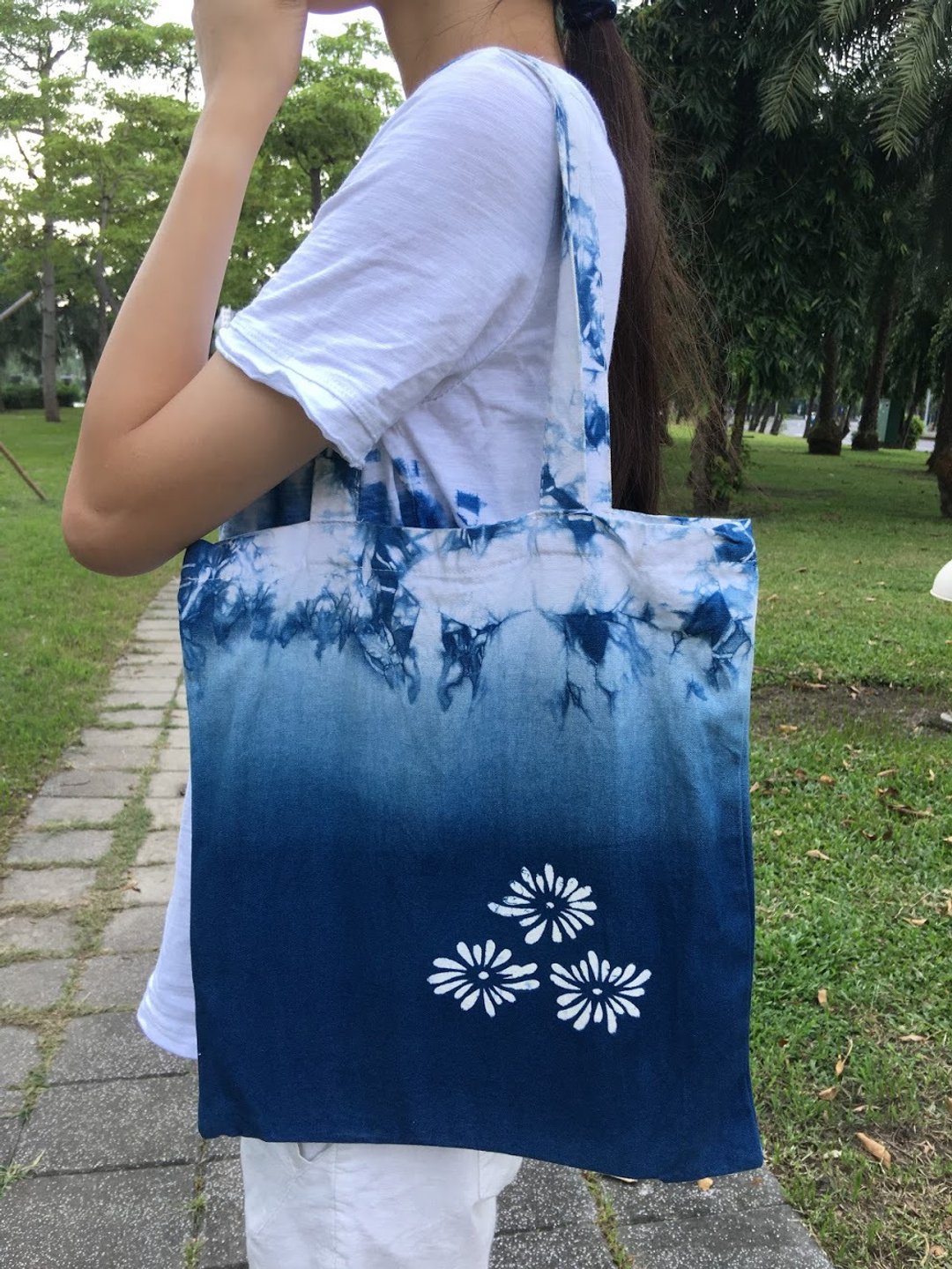 天然手工蓝染型染帆布袋 - 手提包/手提袋 - 棉 蓝色