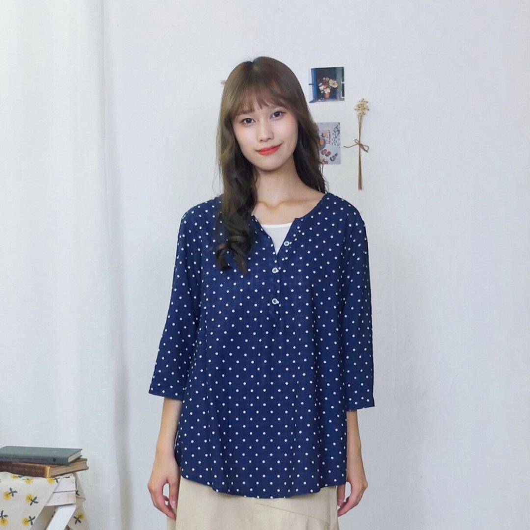 Hana Mokuba 圆领假两件七分袖点点上衣 - 女装上衣 - 其他材质 