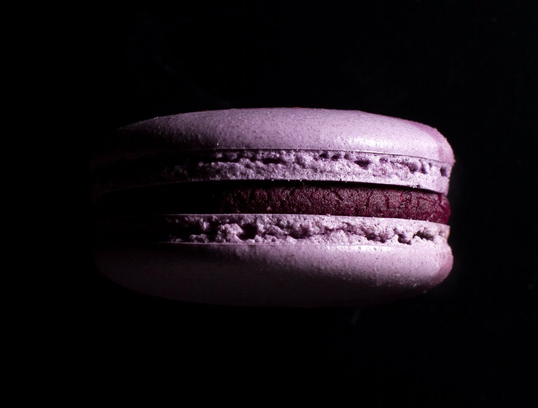 HERSTON【黑 醋 栗 Cassis 】1入马卡龙 - 蛋糕/甜点 - 其他材质 多色
