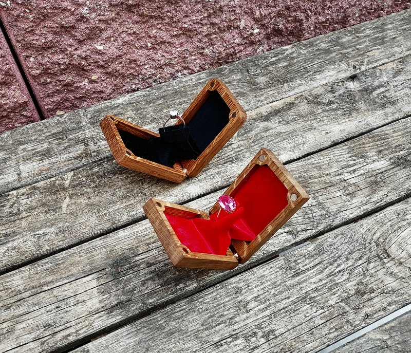 旋转戒指盒、求婚戒指盒、婚礼戒指盒、绒毛戒指盒 - 纸盒/包装盒 - 木头 金色