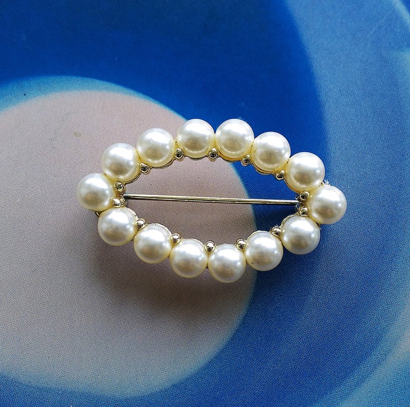 Vintage Jewelry 西洋古董饰品 唯美眼睛 篓空 珍珠 别针 - 徽章/别针 - 其他金属 金色