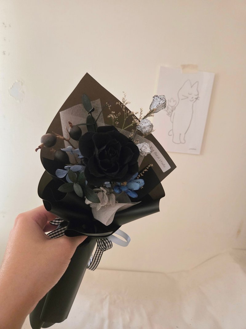 黑玫瑰 圣诞限定。单朵永生玫瑰花束 - 干燥花/捧花 - 植物．花 