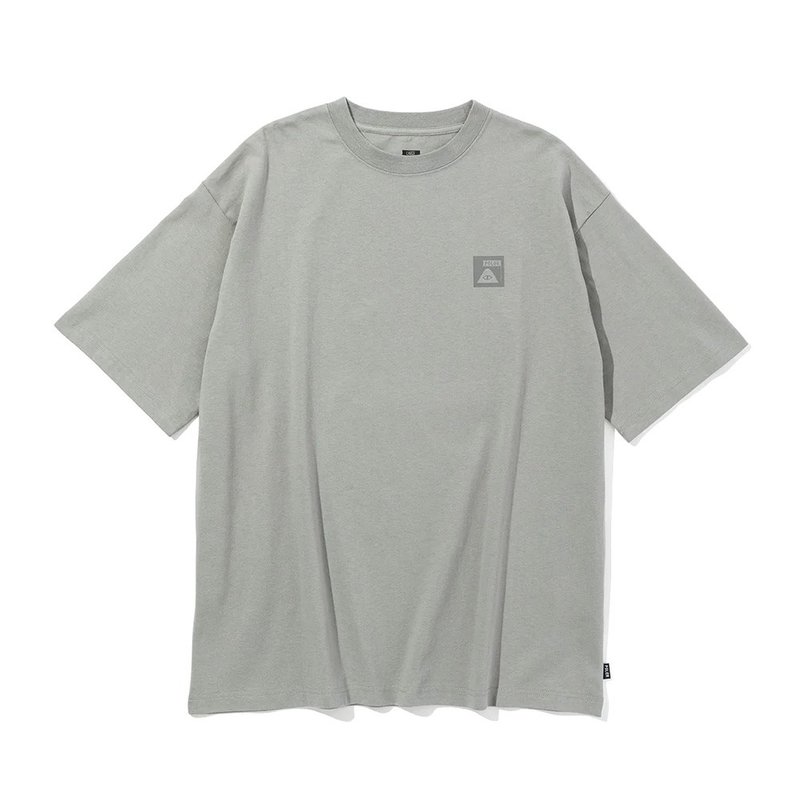 日本限定 POLER SUMMIT RELAX FIT TEE 经典LOGO舒适宽版短T / 灰 - 男装上衣/T 恤 - 棉．麻 灰色