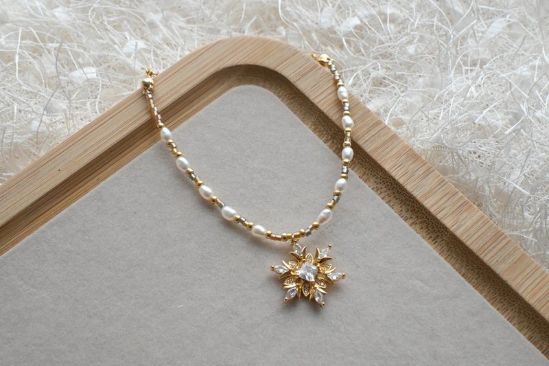 snowflake pearl bracelet • 幼手链 珍珠 闺蜜手链 冬天款 - 手链/手环 - 其他材质 白色