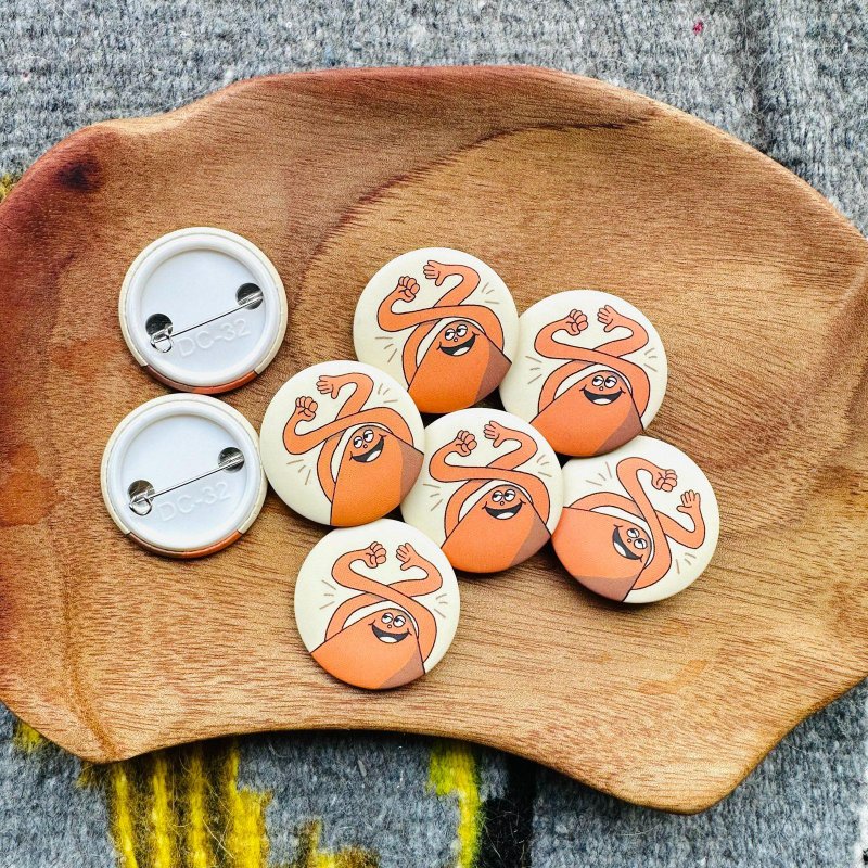 地瓜小弟手绘胸章 - 胸针 - 塑料 