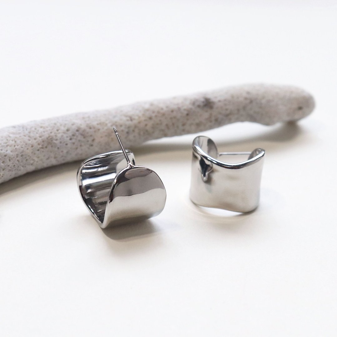 wave stainless wide pierce - 耳环/耳夹 - 不锈钢 银色